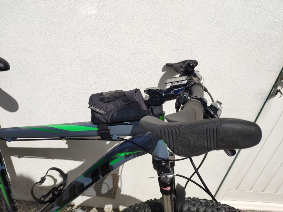 Vende-se Bicicleta Fuji Roda 29 – Equipada para Aventuras!