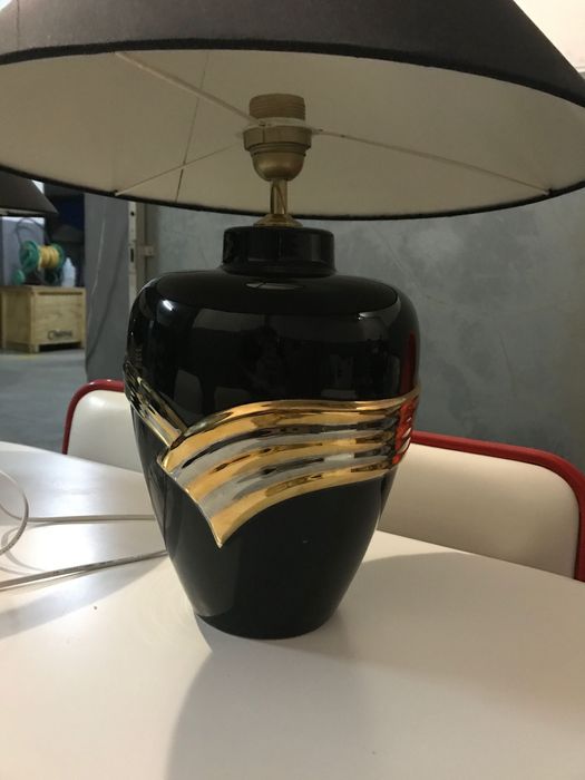 2 Candeeiros pretos com pormenor dourado e prateado