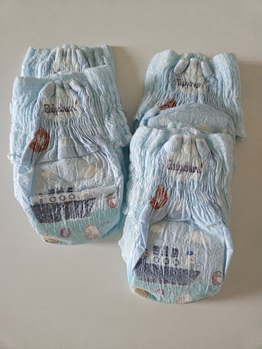 Kąpielówki i pampersy do wody