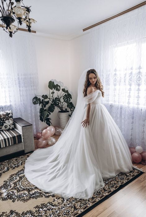 Весільна сукня