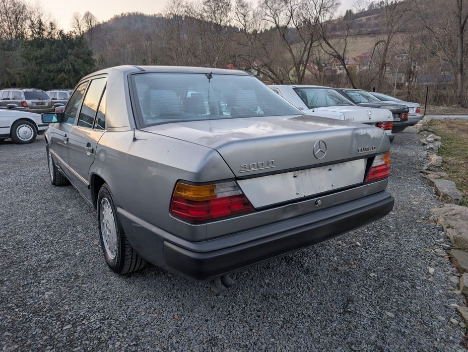 Mercedes Benz W124 300 TURBO DIESEL