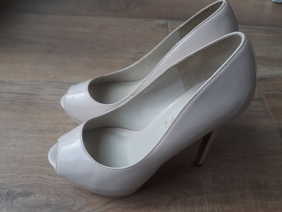 Sapatos aldo de senhota