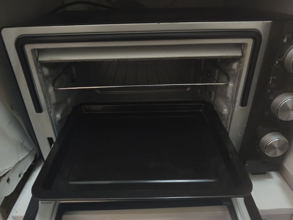 Forno elétrico Becken 46 L.