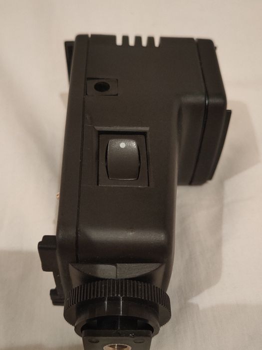 Flash para adaptar em máquina fotográfica ou de filmar