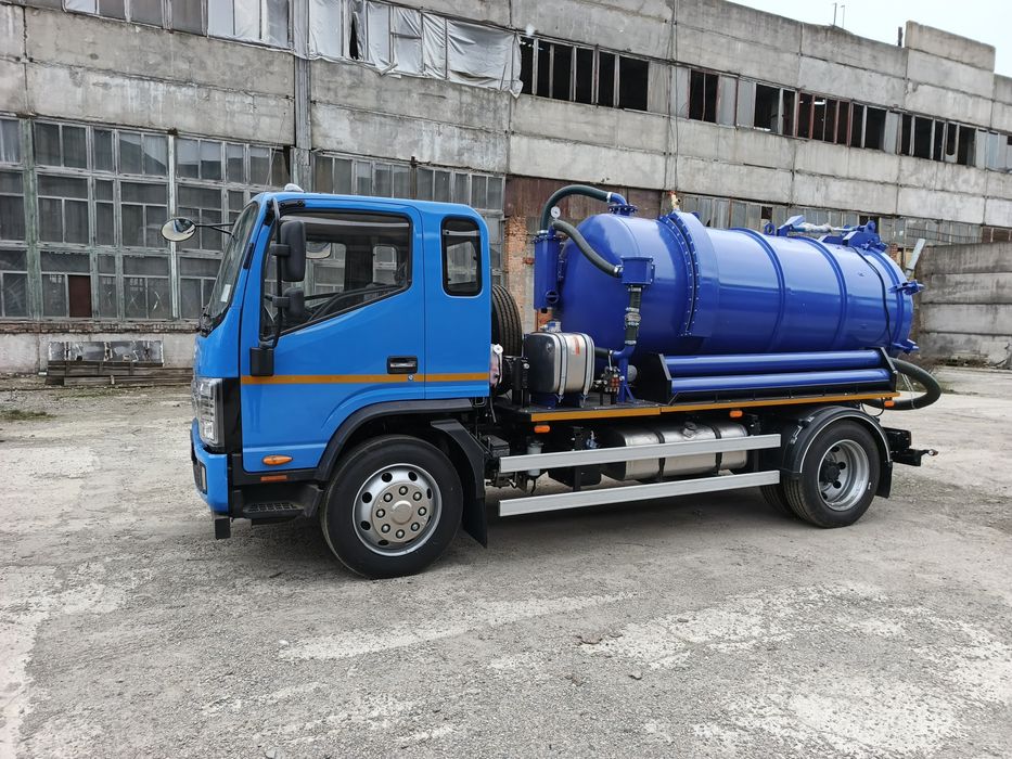 Вакумний автомобіль,асенізатор,мулосос,вакумний