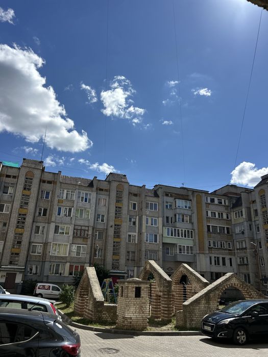 Продаж 3-х кім квартири по Набережній