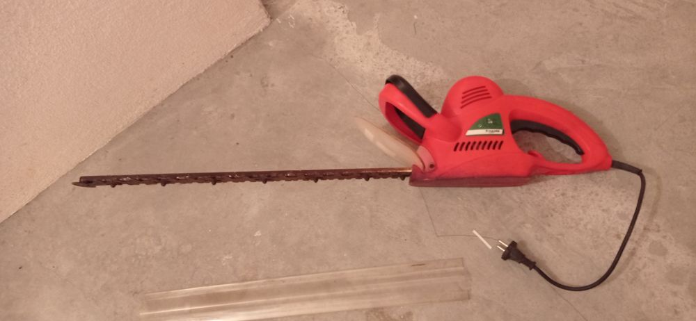 Corta Sebes elétrica