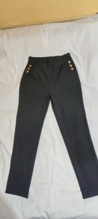 Spodnie wysoki stan Nowe