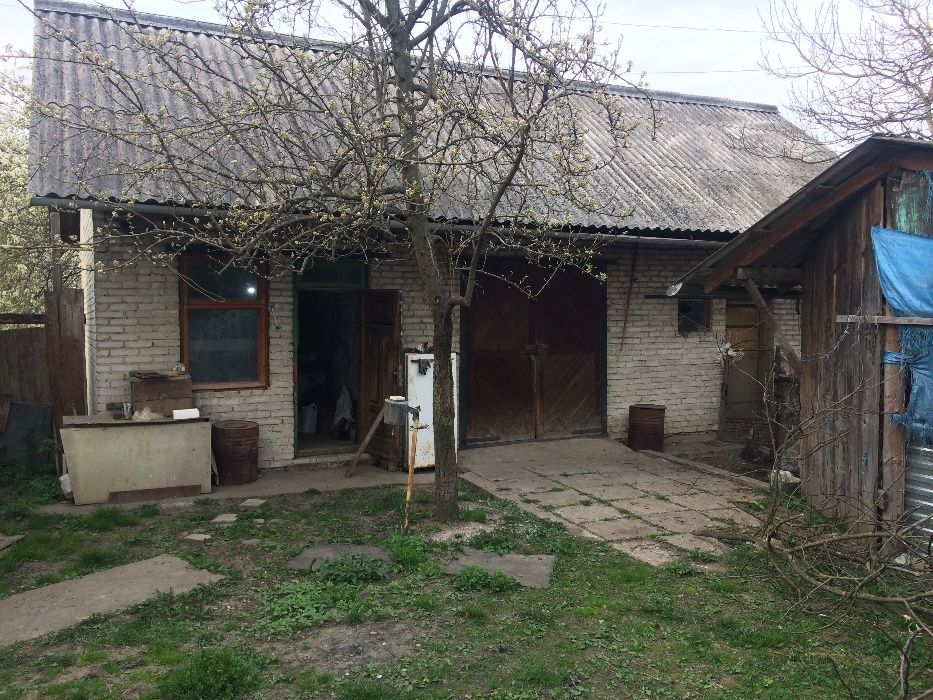 Продам газифiкований цегляний будинок в м.Хирiв Львiвськоi обл.