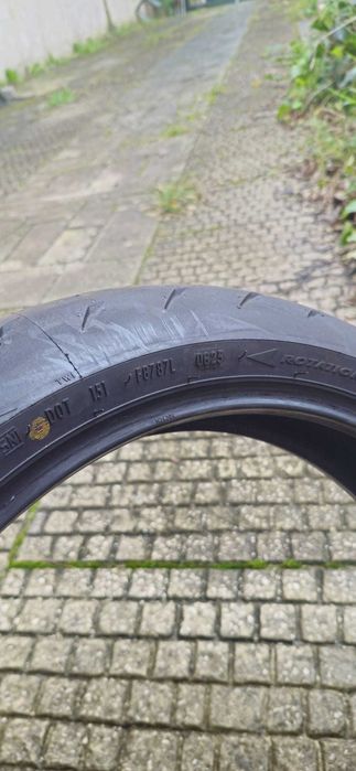 Pneus Pirelli Diablo Rosso 4 (120/55 R17 53W e 180/55 R17 73W)