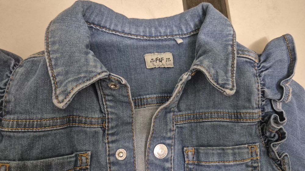 Джинсовий комбінезон на 2-3 роки