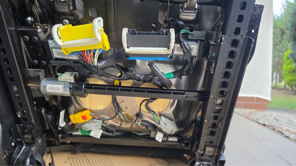 Fotele Jeep WK2 Summit