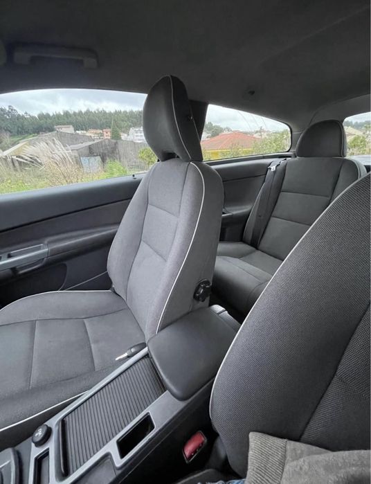 Volvo C30 Hatchback- apenas 4,10 lt aos 100km