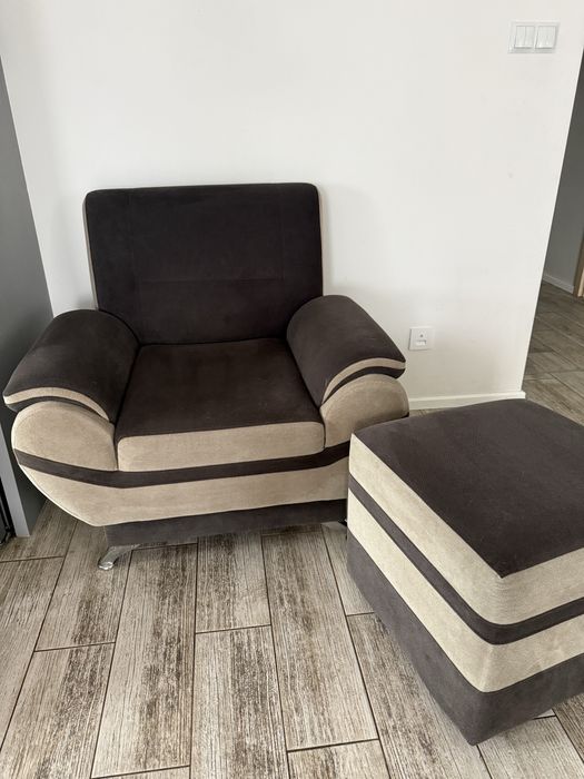 2 obszerne fotelw i pufa