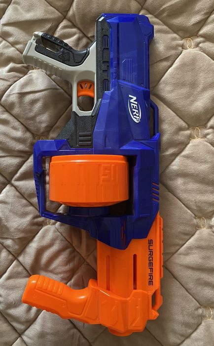 Бластер Nerf Surgefire
