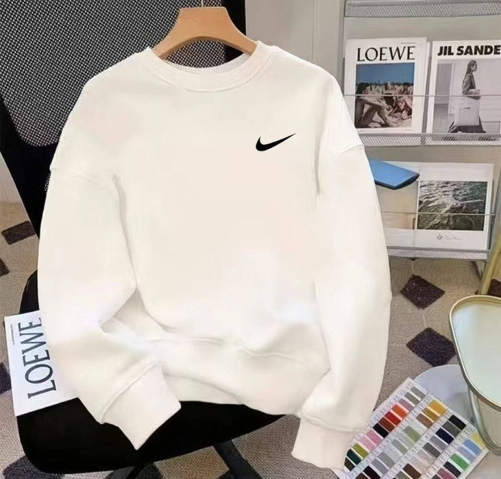 Светр " Nike " новий