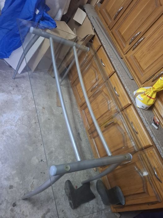 Mesa em vidro para sala/cozinha