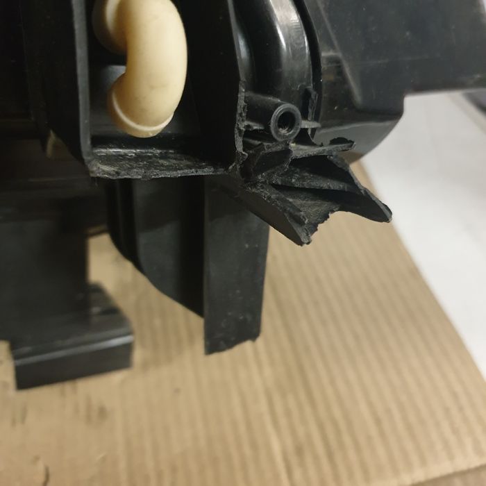 VW ID4 lampa lewa przednia