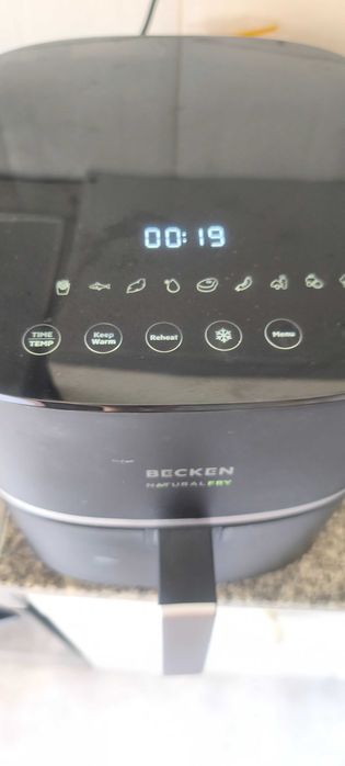 Air fryer semi nova