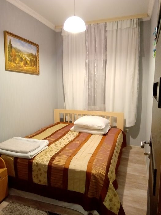 ВІЛЬНО з 25.02 Власник вул Річки. Двокімнатна квартира з кухнею, центр