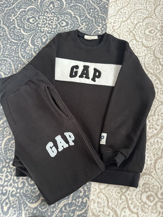 Спортивний костюм Gap