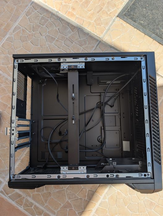 Caixa micro atx msi