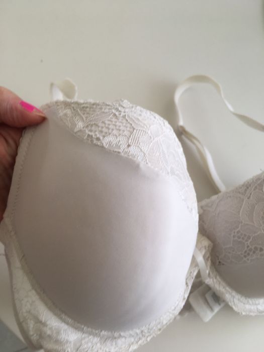 Biustonosz usztywniany