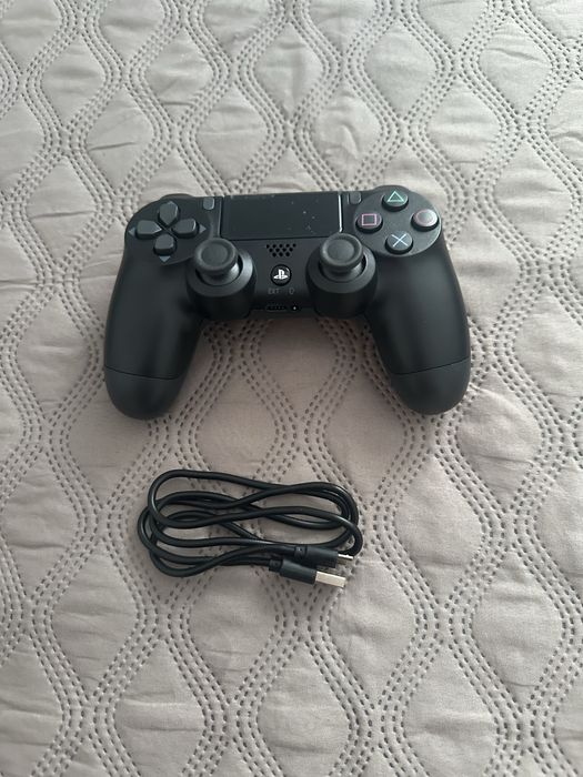 Pad do konsoli PS4