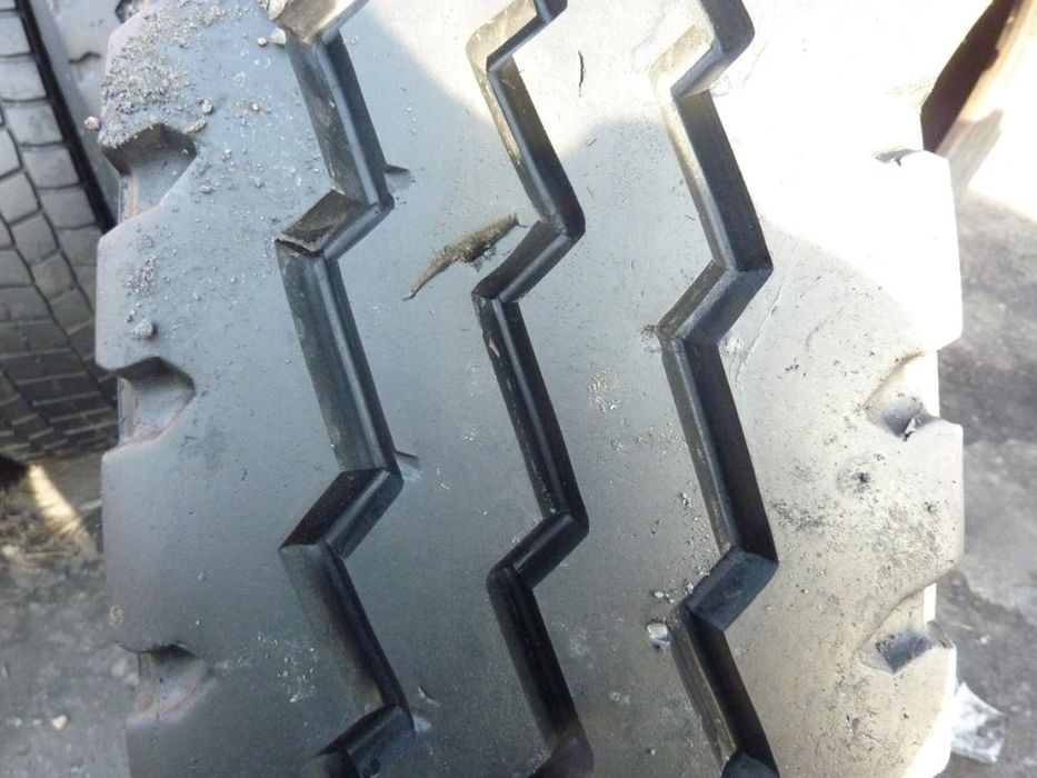 2x Opona używana przemysłowa 12.00R24 LEAO LAO8; 300zł(szt.) W3161