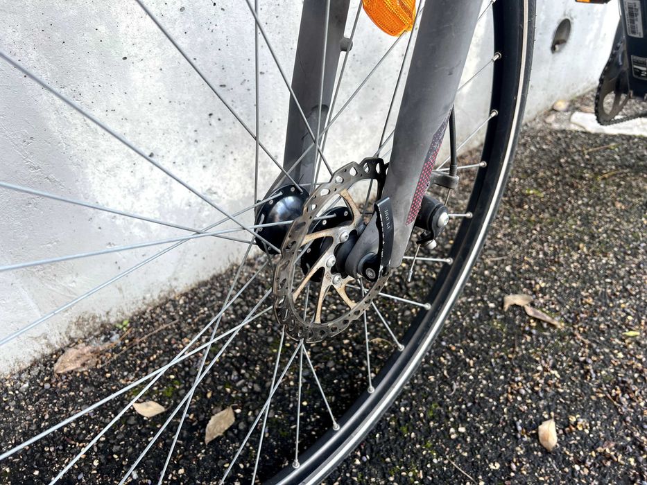 Bicicleta RIVERSIDE 500 C6 com smartphone holder e bike lock SIZE L