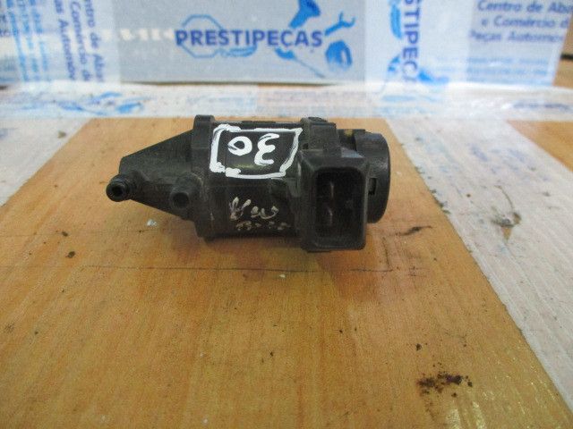 Válvula controlo de ar VOLKSWAGEN Passat (3C2)