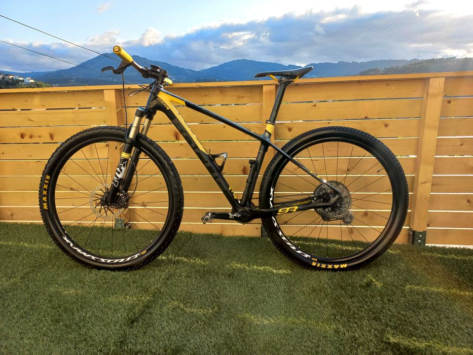 Bicicleta Focus Carbono roda 29
