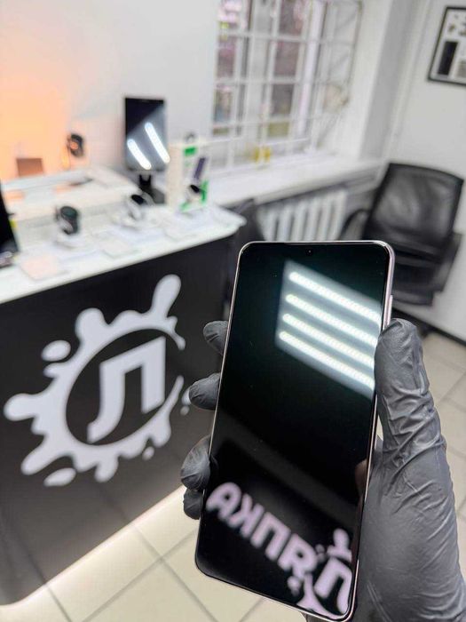 Samsung S21 Plus (g 996 b) 8/128 при купівлі знижка на годинник 500грн