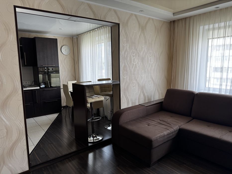 Продается  4 ком квартира по ул Сергея Синенко 8/9