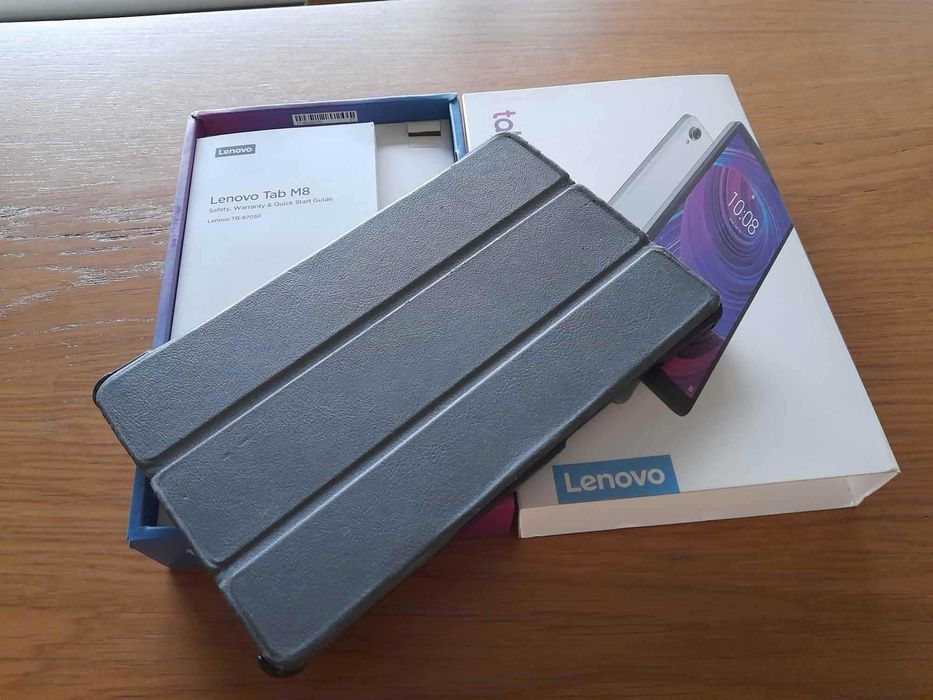 Tablet LENOVO Tab M8 4th Gen + Capa – Ecrã Partido (inoperacional)