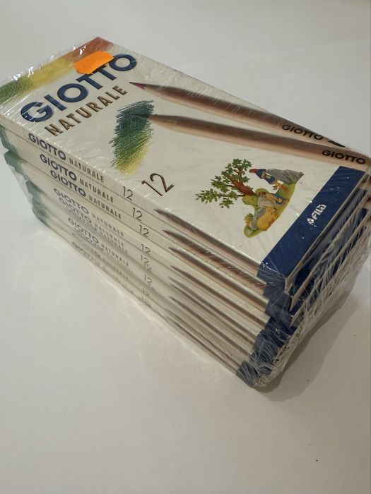 Embalagem com 10 caixas de lápis de cor da Giotto de 12