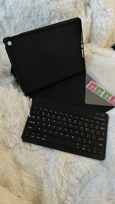 Etui z klawiatura iPad 10.2 nowy czarny case do ipada folia ochronna