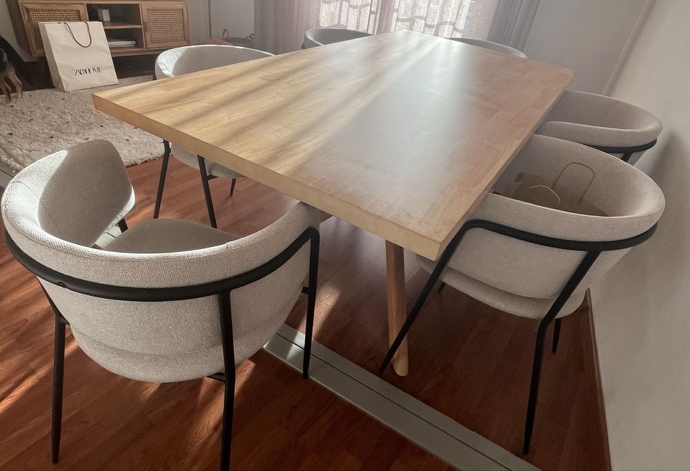 Conjunto mesa e 6 cadeiras