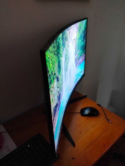 Monitor AOC Curvo Gaming 32 Polegadas(ler descrição)