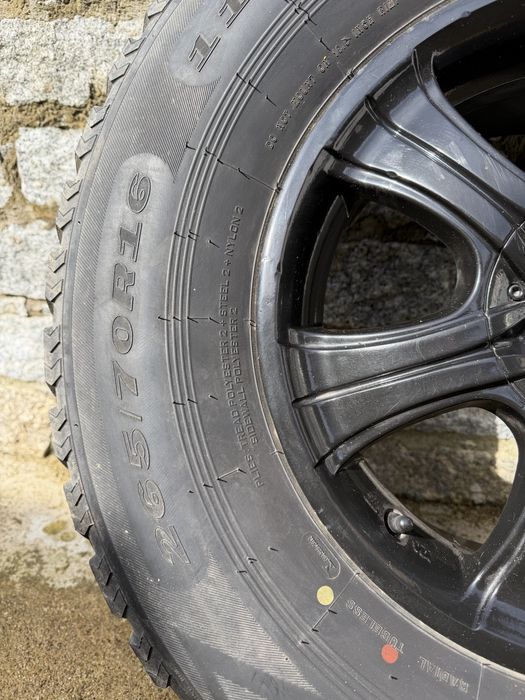 Jantes Nissan e pneus 265/70 R16