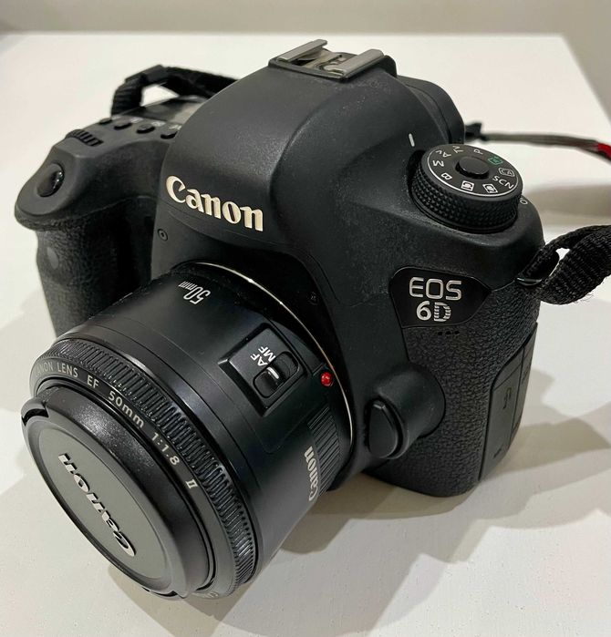 Máquina fotográfica Canon 6D Mark 1 com Lente 50 mm