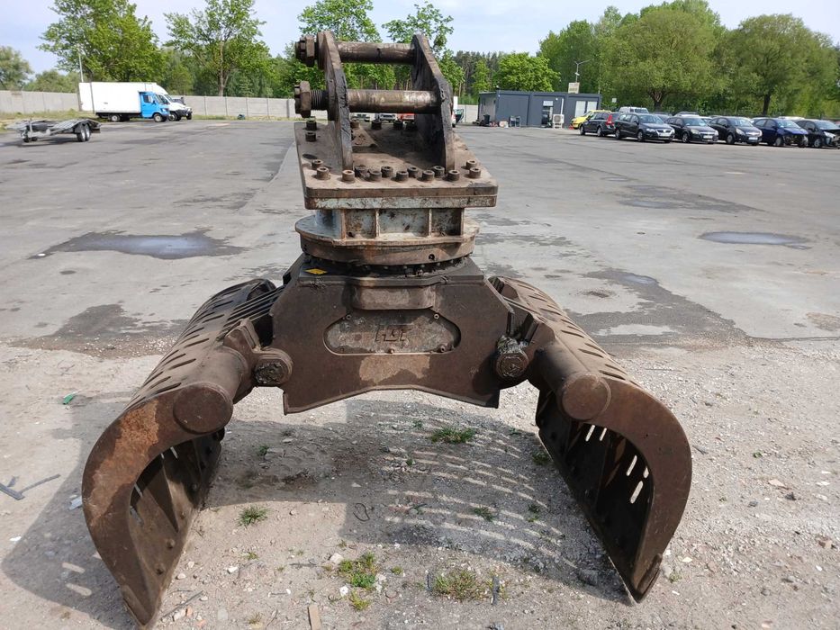Chwytak hydrauliczny obrotowy sortujący wyburzeniowy