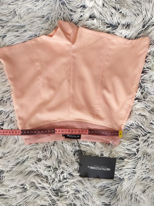 Eleganckie krótkie spodenki Pretty Little Thing XXS 32