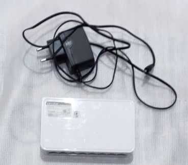 Продам 8-портовый настольный коммутатор (свитч) TP-LINK TL-SF1008D