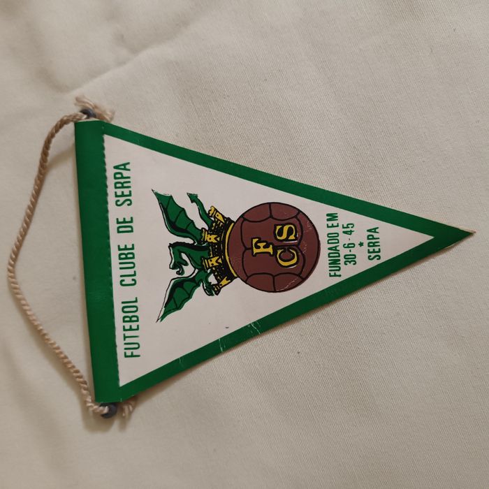 Diversos galhardetes 10 € cada 1