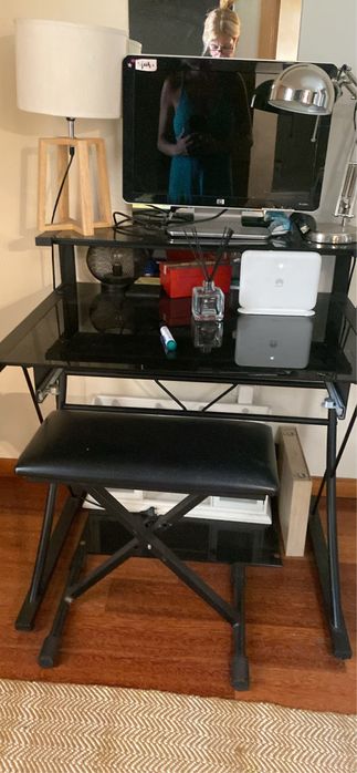 Mesa escritorio vidro preto