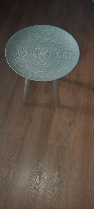 Mesa auxiliar cinza