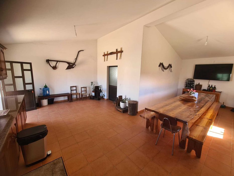 Arrenda-se casa de campo mobilada, situada em Resdochão, perto de São Marcos da Serra, no Algarve