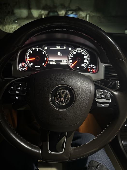 Продам  власний автомобіль WV Touareg