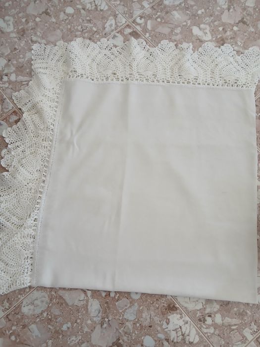 Toalha de linho com renda